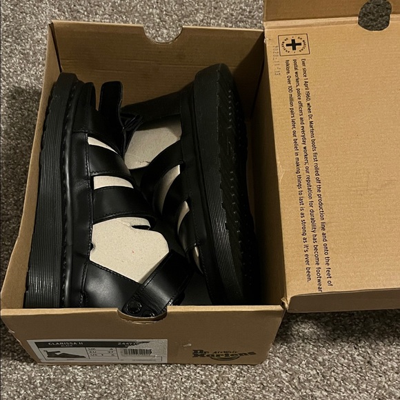 Dr. Martens Shoes - Super cute Dr. Marten sandals